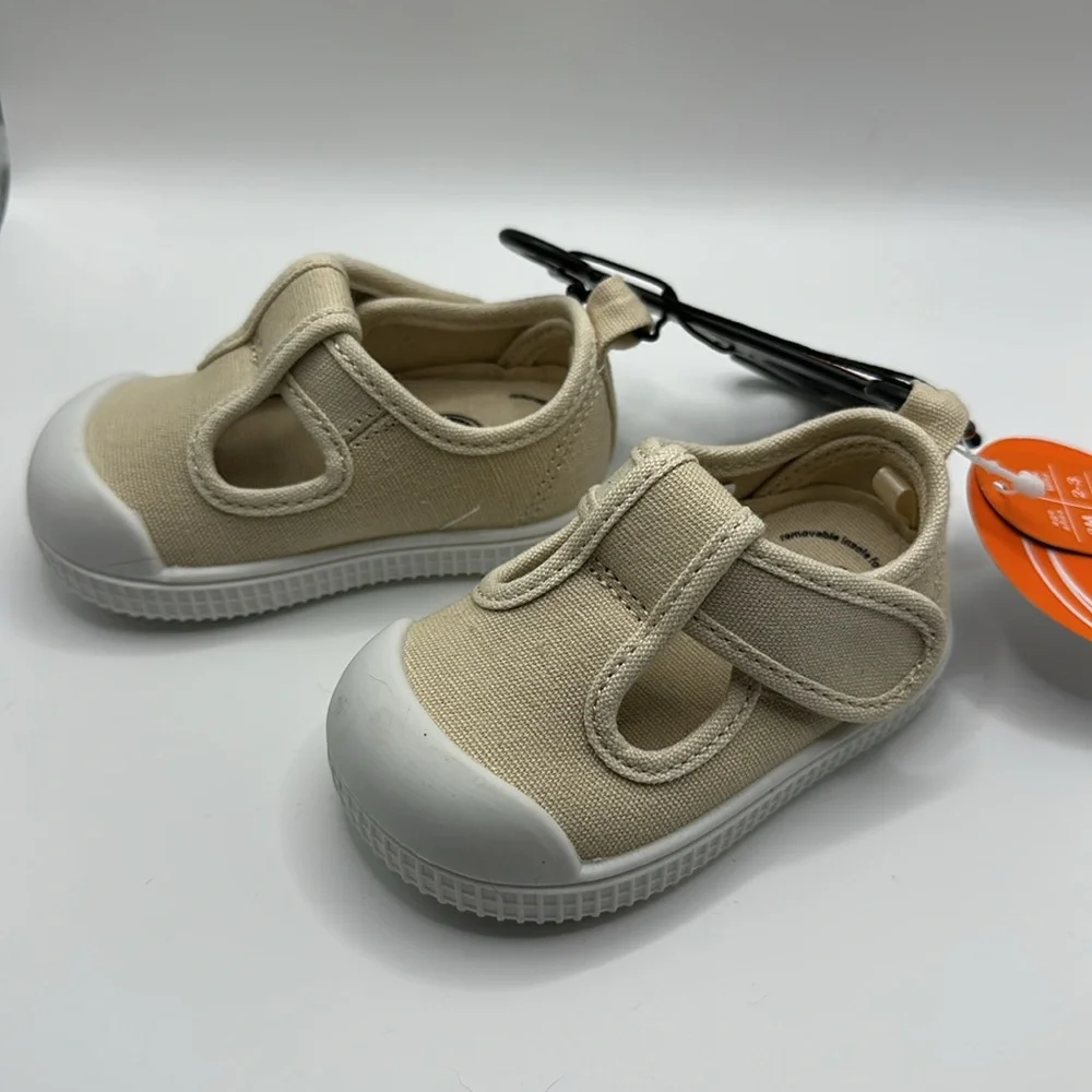 Kids (baby) size 2 Cream Canvas Shoes - Picture 3 of 6